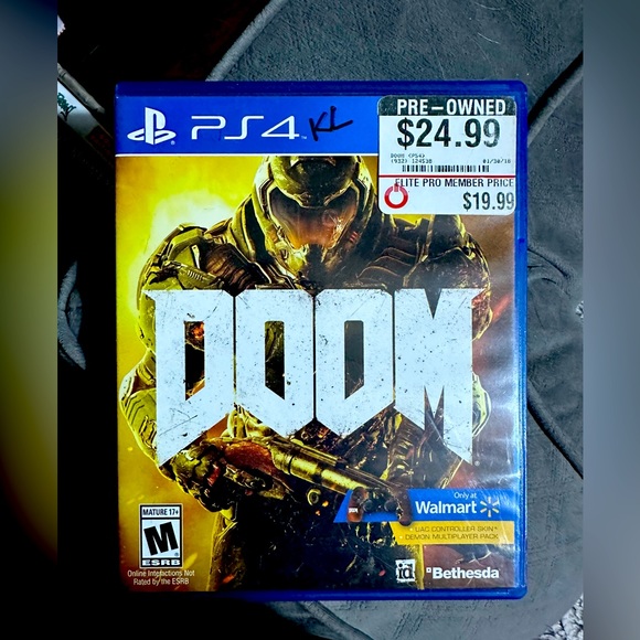 PS4 Video game - DOOM - Picture 1 of 2